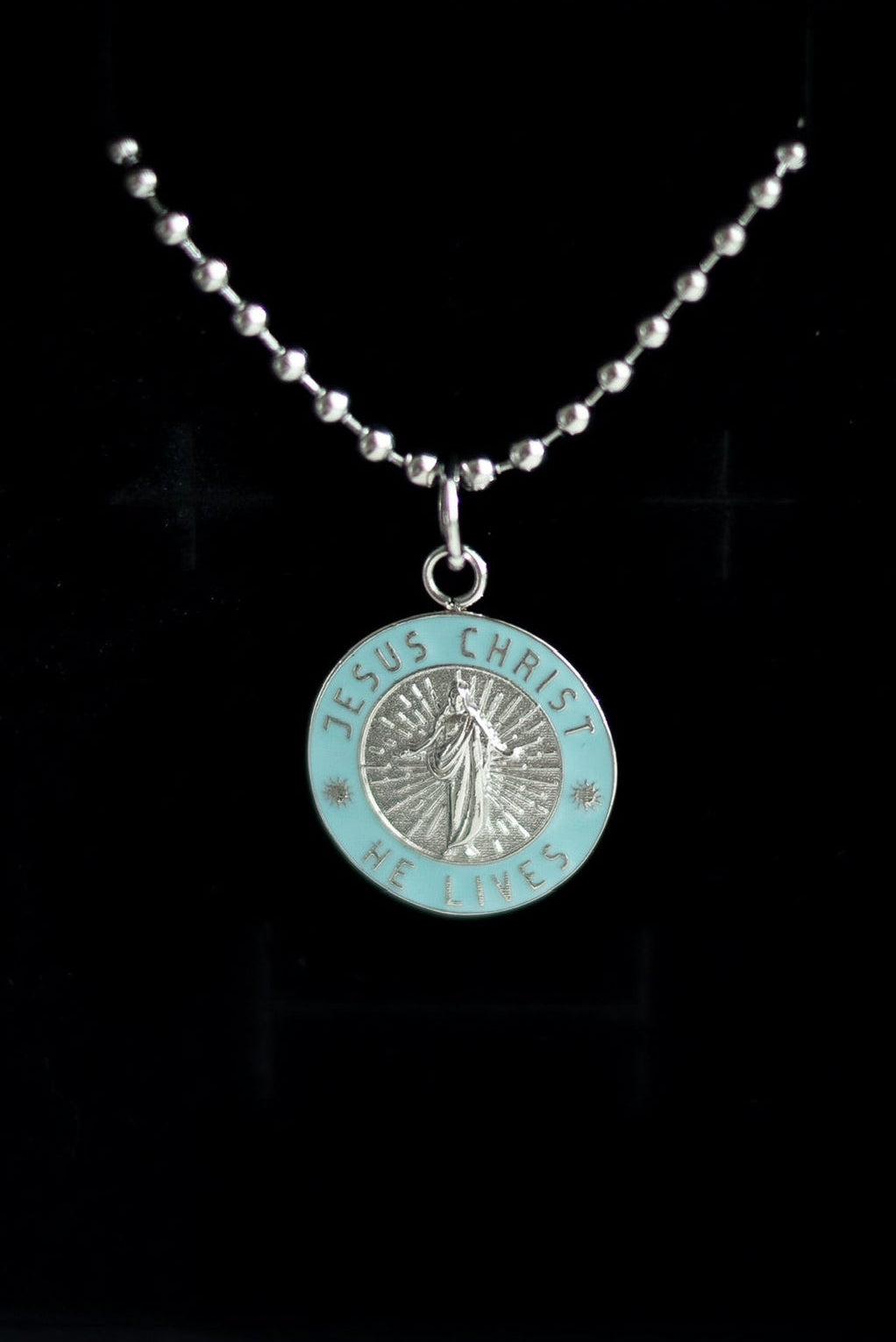 He Lives Necklace – (18mm)