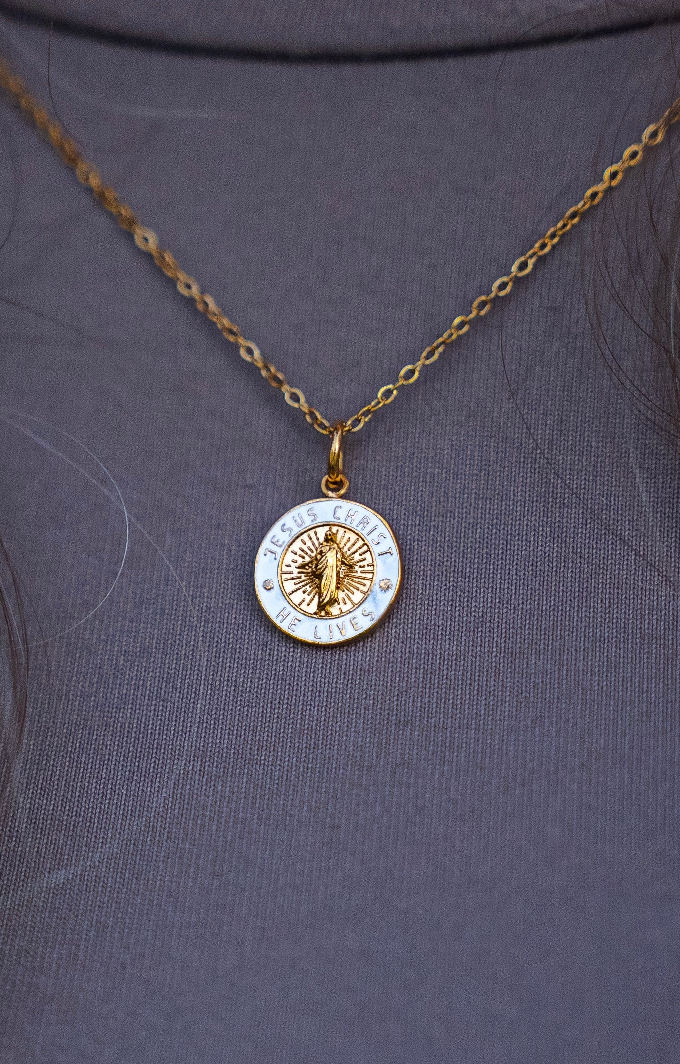 He Lives Necklace – (13mm)