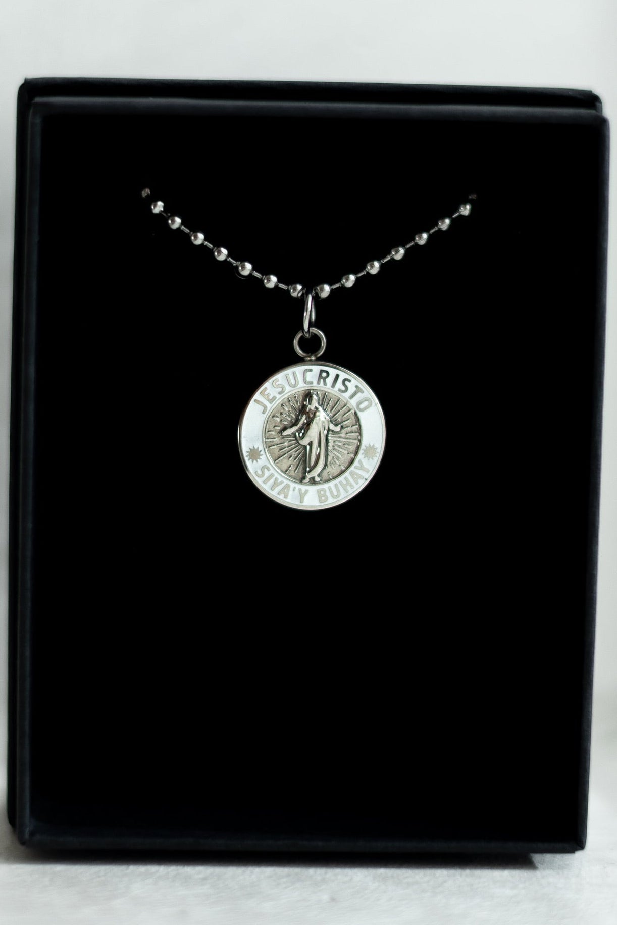 He Lives Necklace (Tagalog)