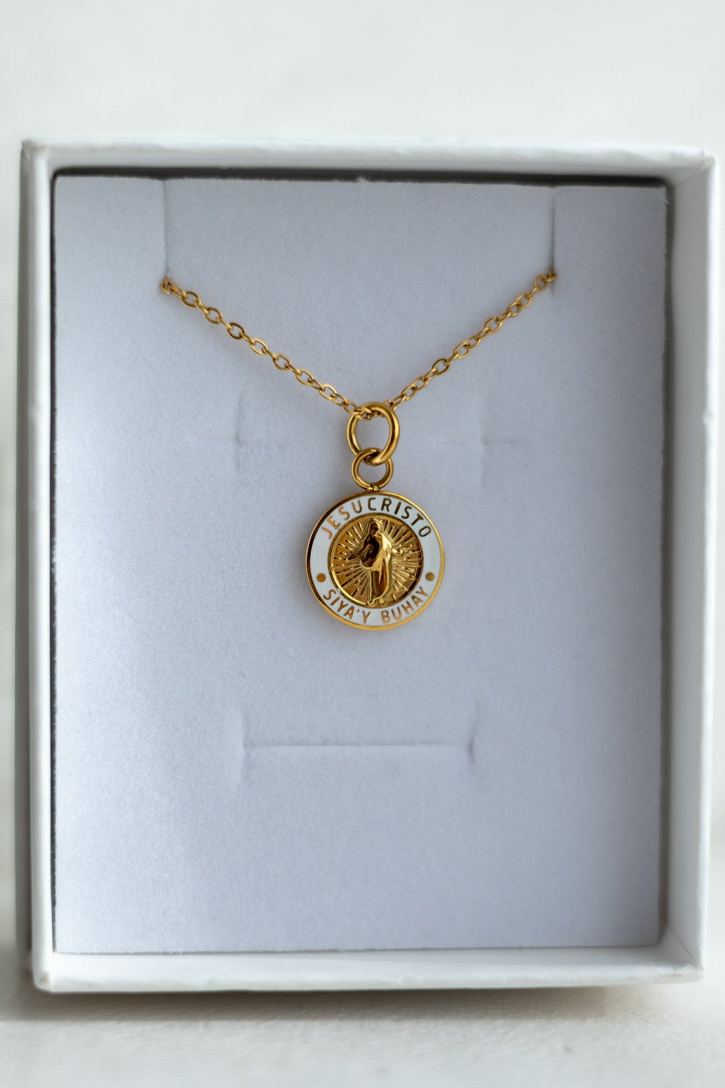 He Lives Necklace (Tagalog)