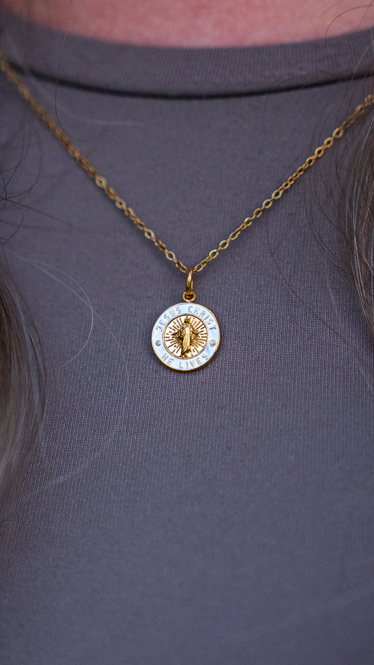 He Lives Necklace – (13mm)