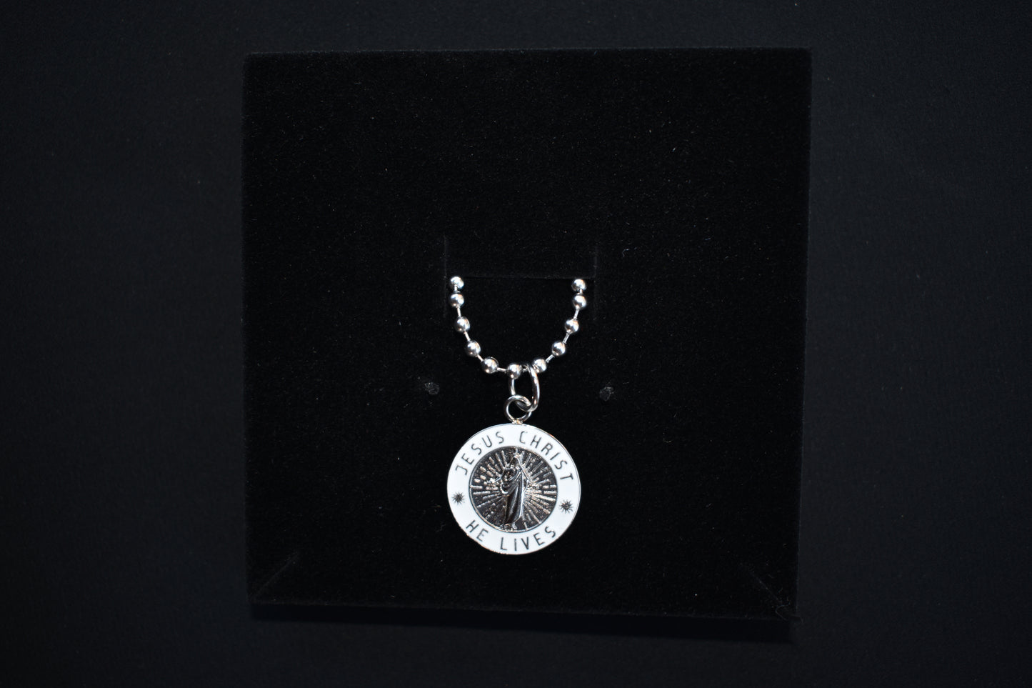 He Lives Necklace – "Jesus Christ, He Lives" Pendant Silver (18mm)