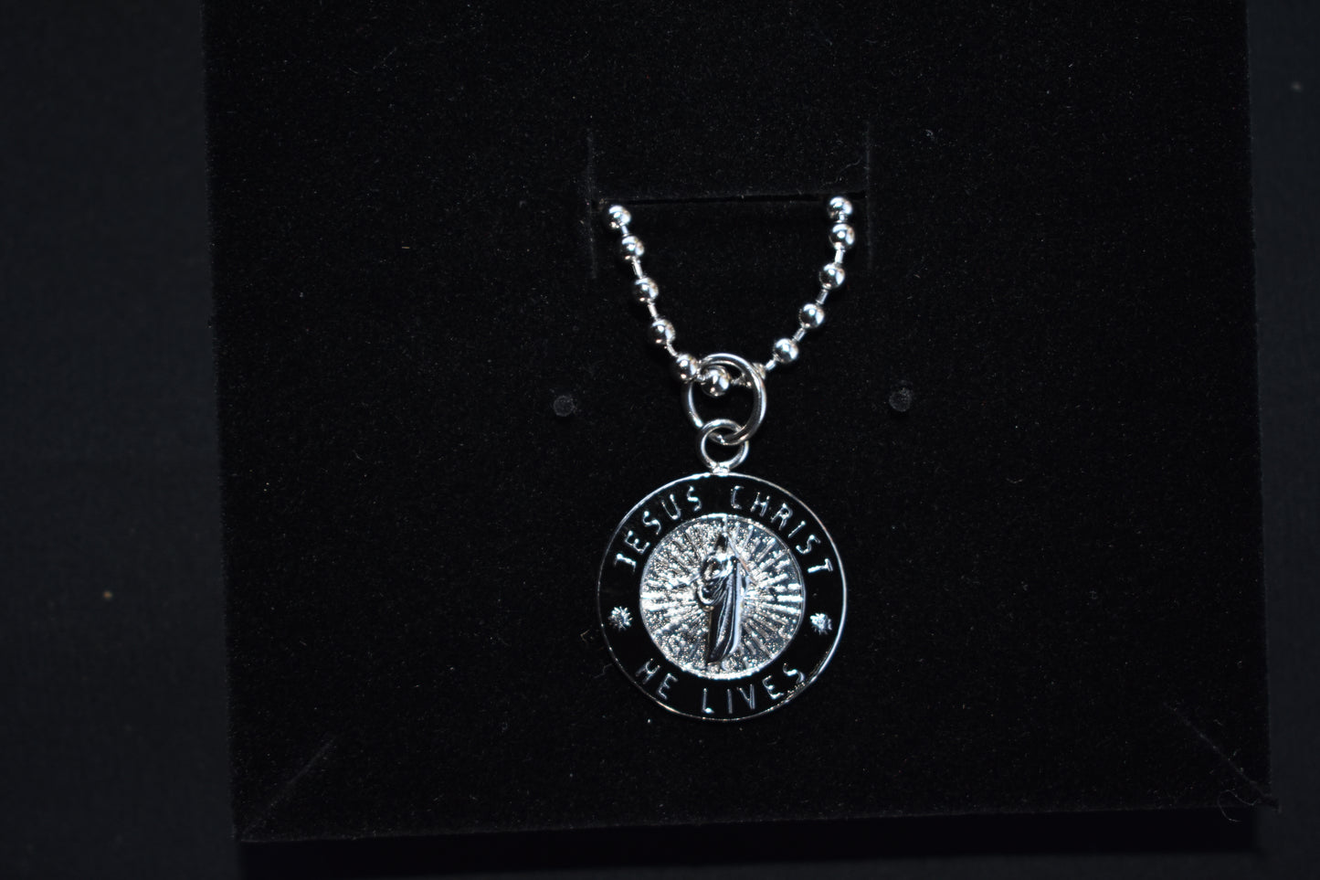 He Lives Necklace – "Jesus Christ, He Lives" Pendant Silver (18mm)