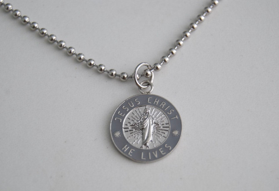 He Lives Necklace – "Jesus Christ, He Lives" Pendant Silver (18mm)