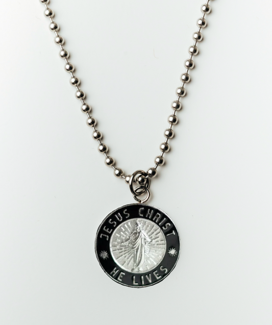 He Lives Necklace – Medium Pendant