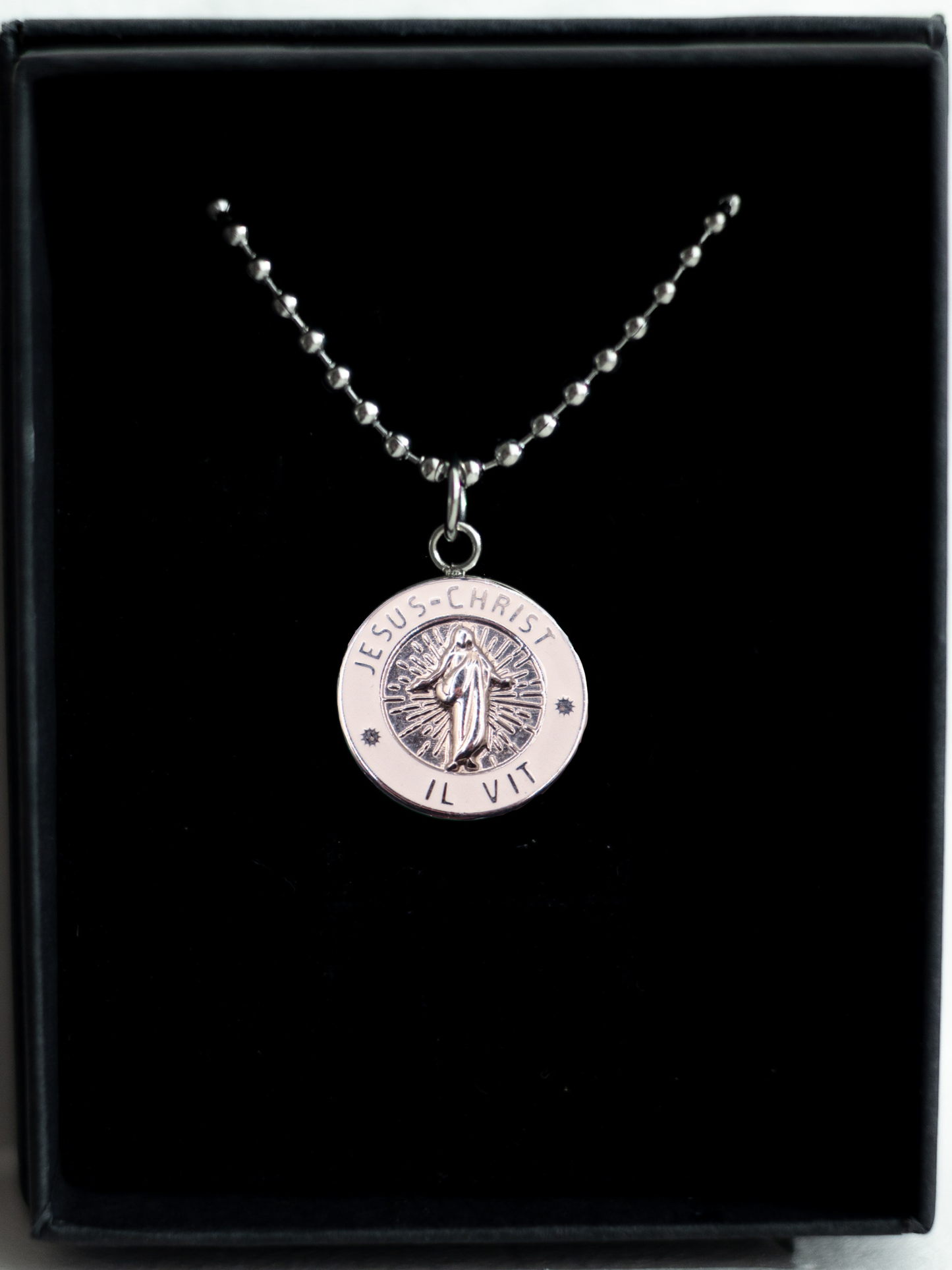 He Lives Necklace (French)