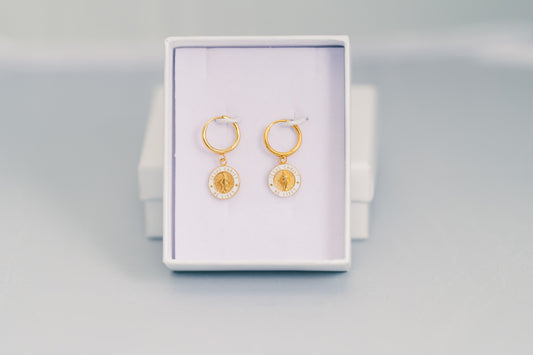 "He lives" Earrings (11 mm Pendant)