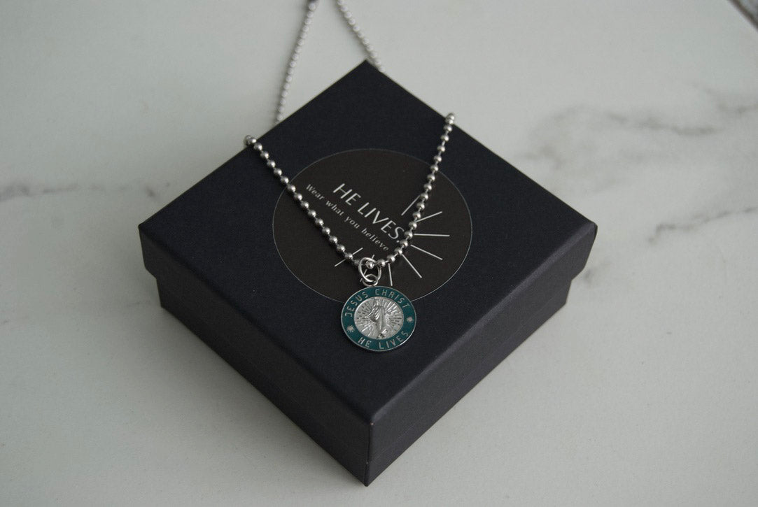He Lives Necklace – "Jesus Christ, He Lives" Pendant Silver (18mm)