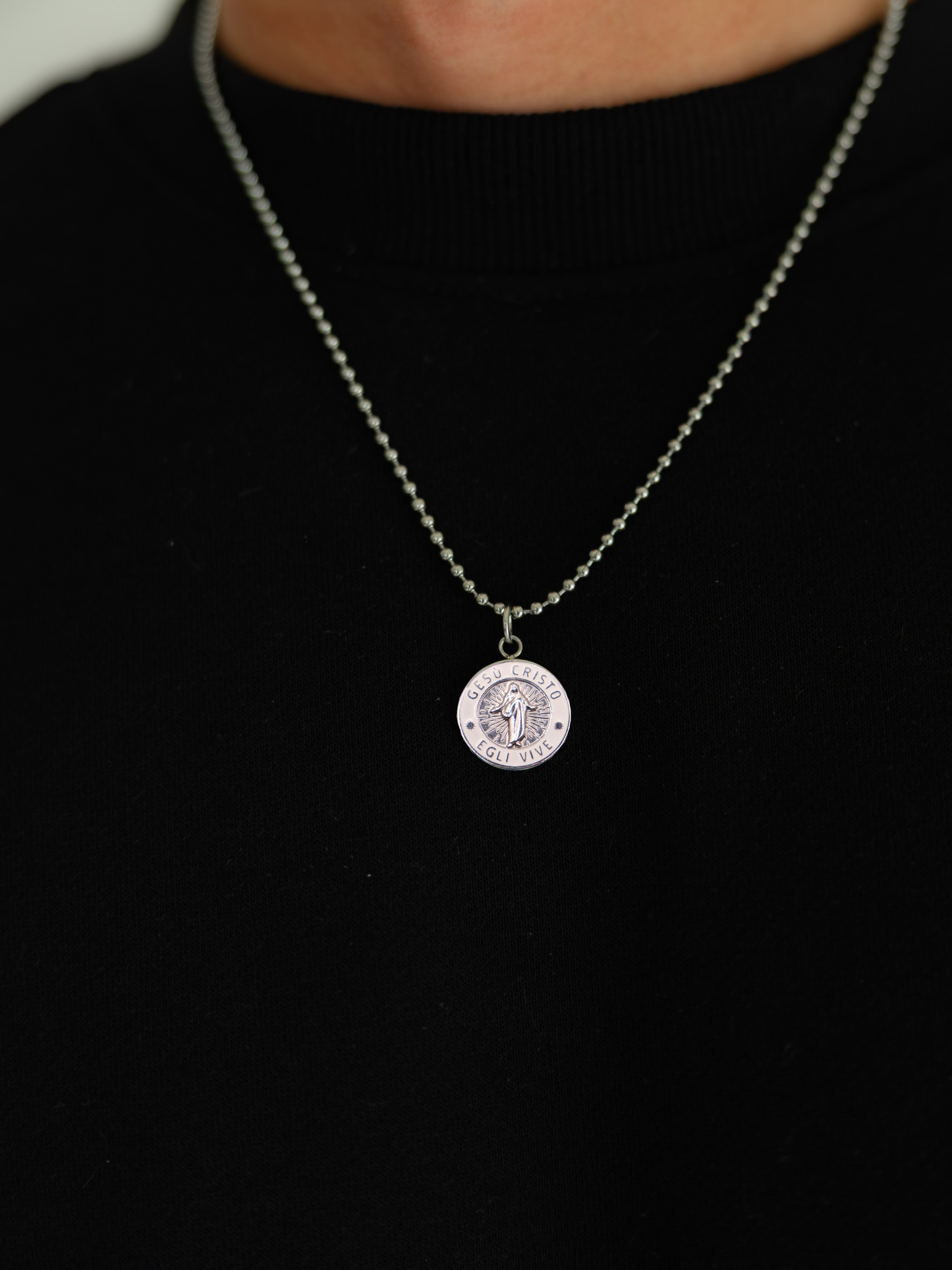 He Lives Necklace (Italian)