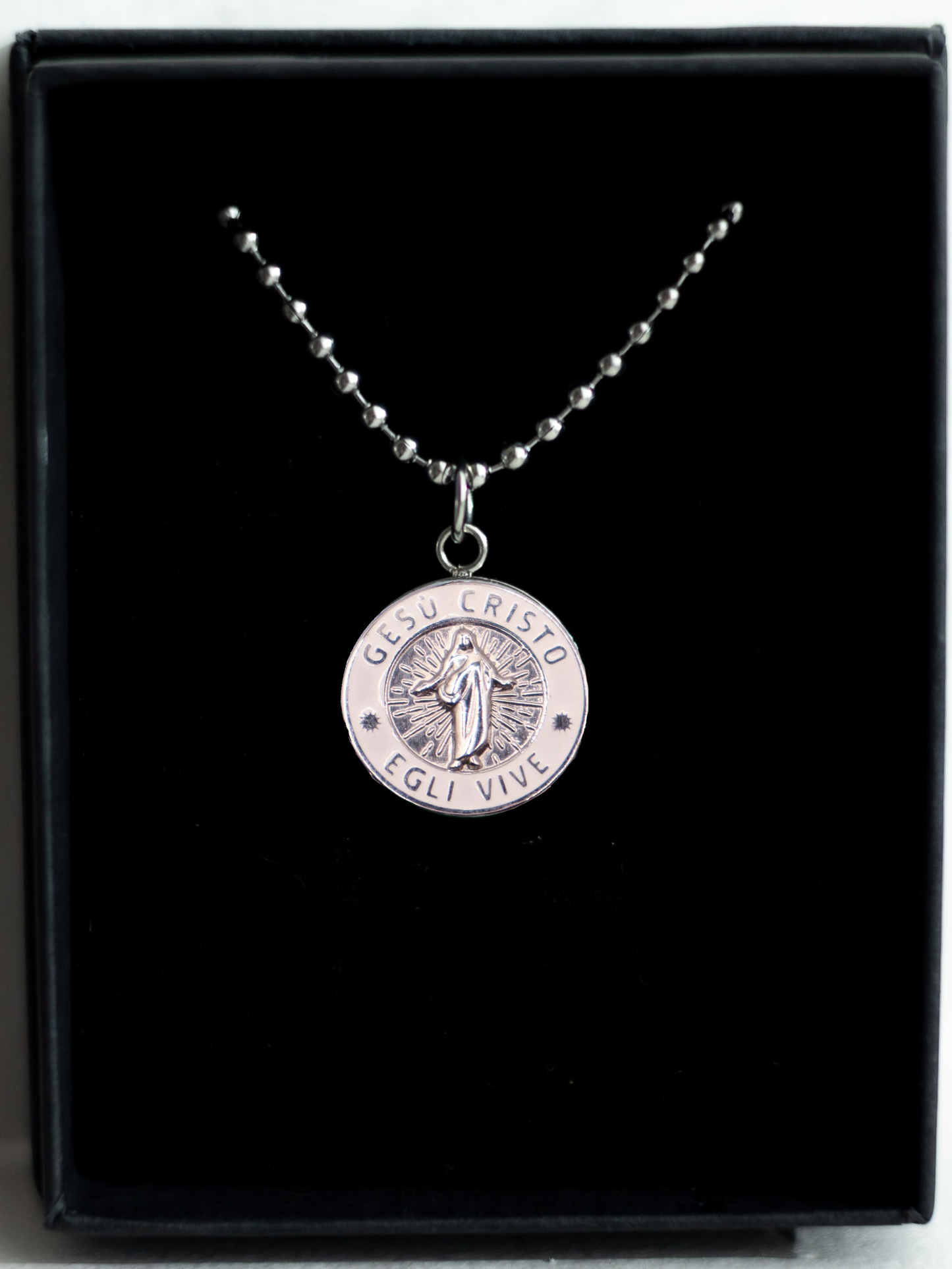 He Lives Necklace (Italian)